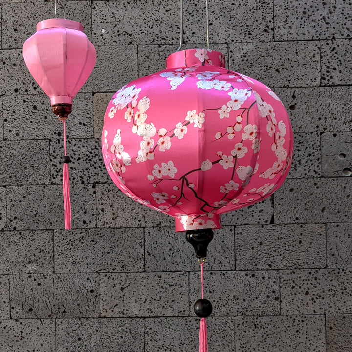 Mix and match plain silk colour lanterns with prints. 